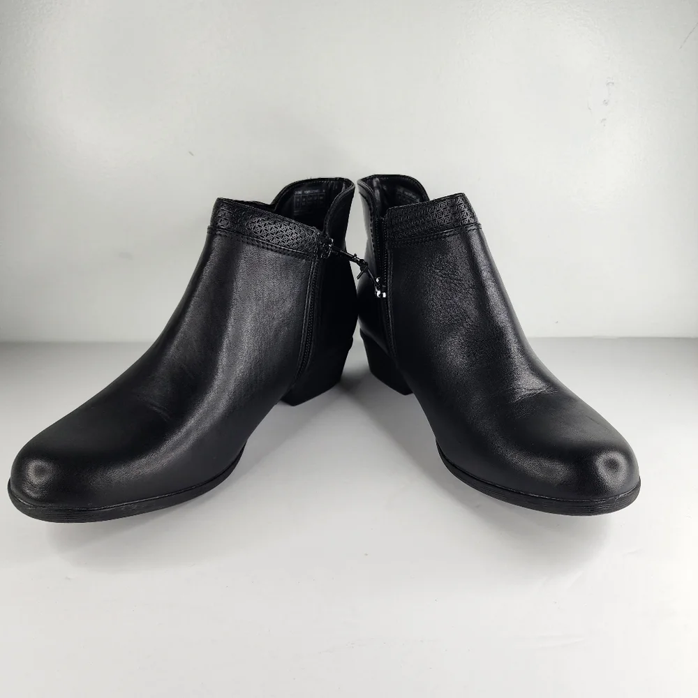 ROCKPORT Womens Carly Bootie. Black
